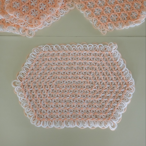 Vintage Crochet Flower Star Placemats And Lazy Susan Mat Set of 5 - Picture 9 of 11